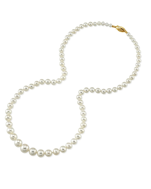 4.0-9.0mm White Freshwater Graduated Pearl Necklace - Model Image