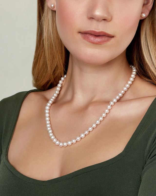 7.0-7.5mm Freshwater Choker Pearl Necklace & Earrings - Model Image