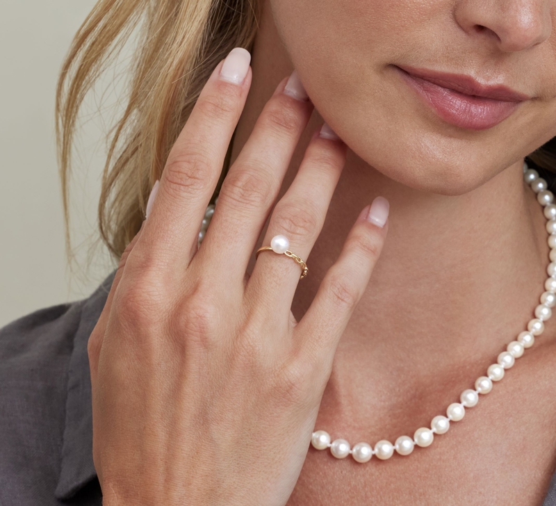 Freshwater Pearl Daphne Ring - Model Image