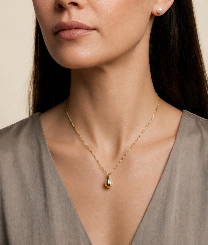14K Gold Freshwater Pearl Regina Pendant - Model Image