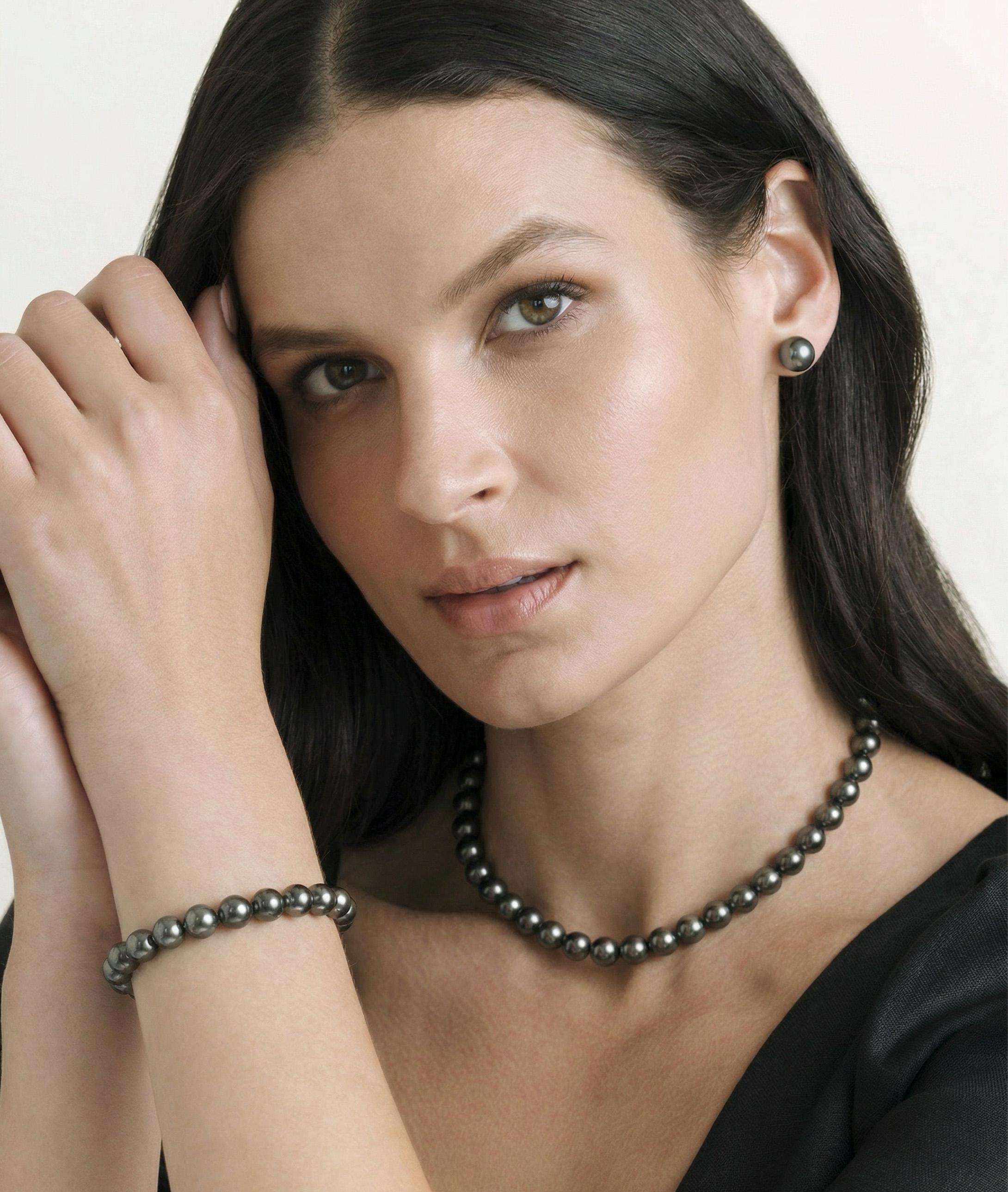 8-10mm Tahitian South Sea Pearl Set - Model Image
