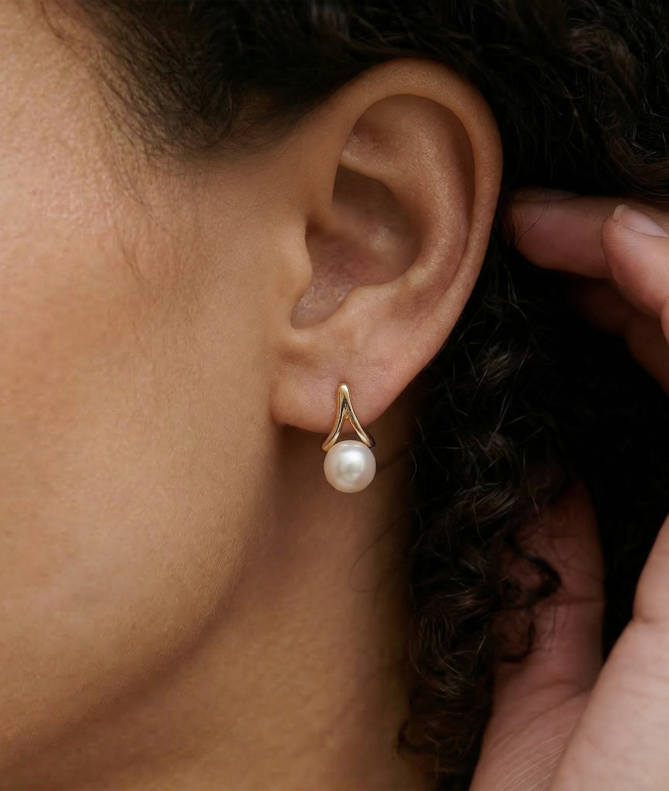 Freshwater Pearl Lindsey Earrings - Secondary Image