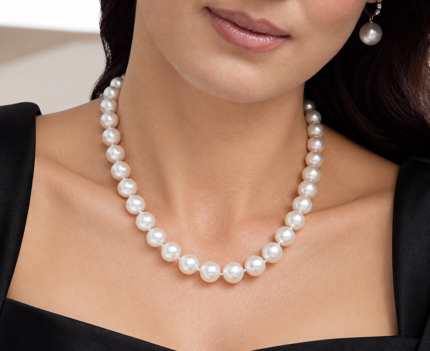 12-14mm White South Sea Drop Oval Pearl Necklace - Model Image