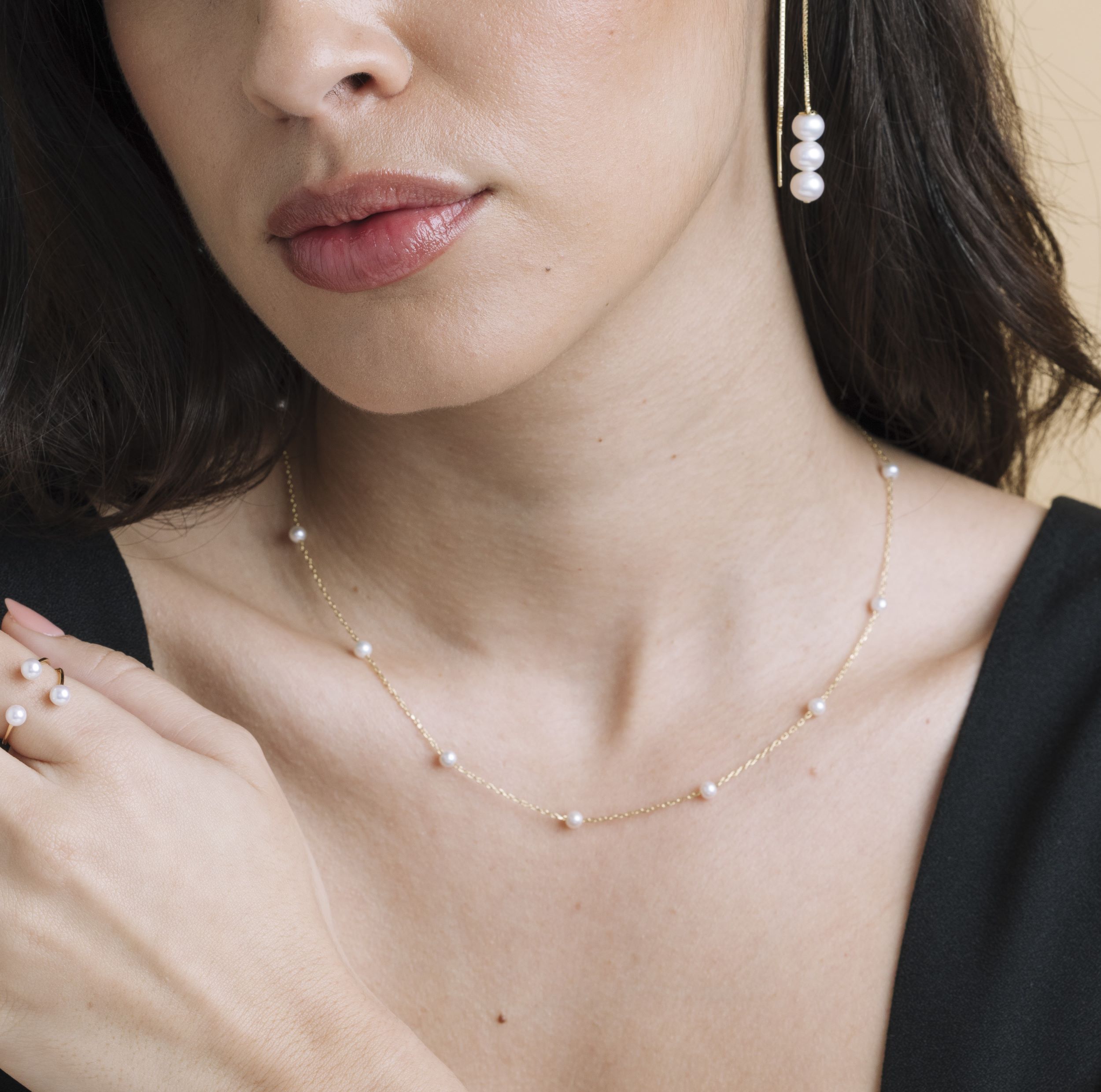 White Freshwater Pearl Tincup Molly Necklace