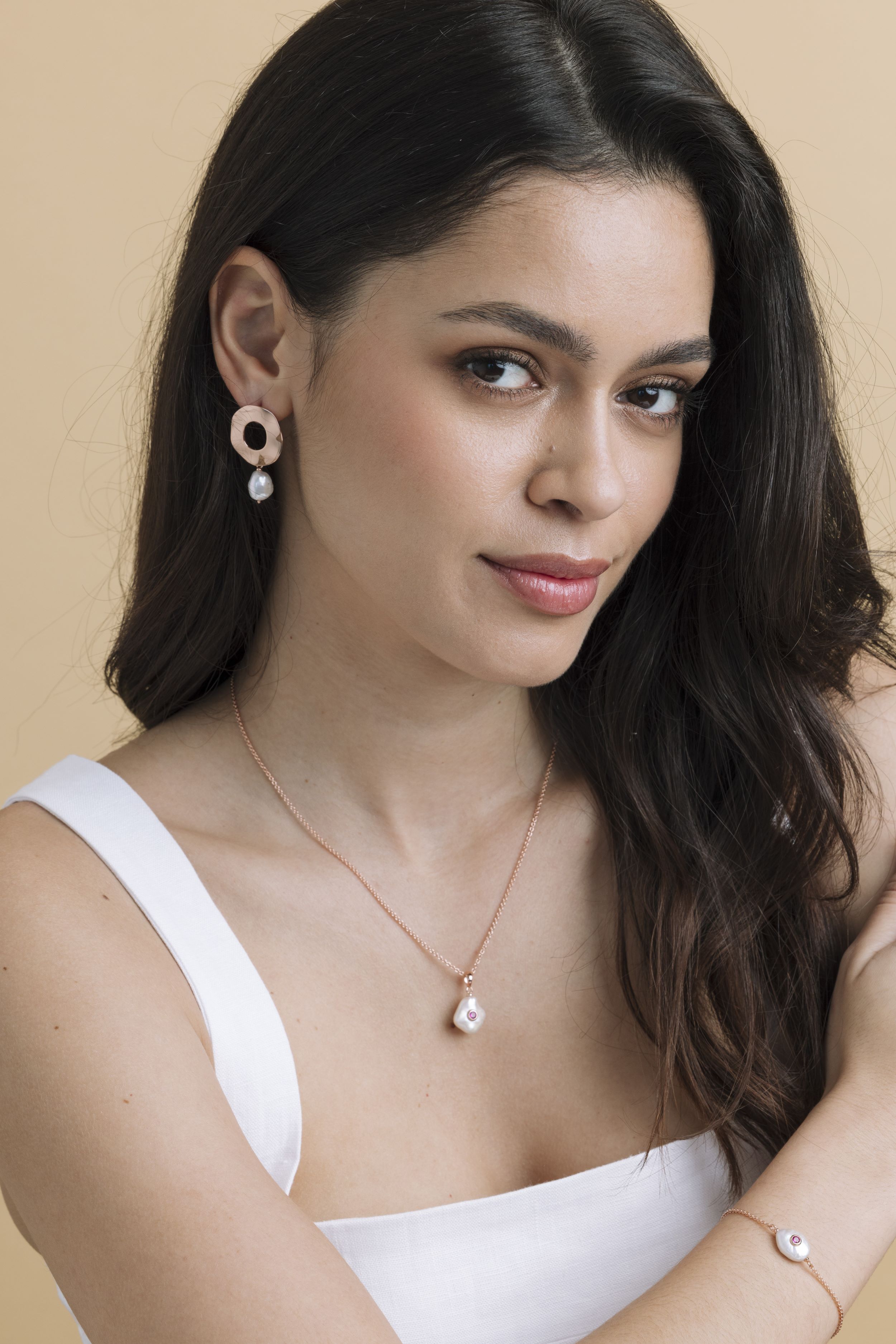 White Freshwater Baroque Pearl Tincup Nava Pendant