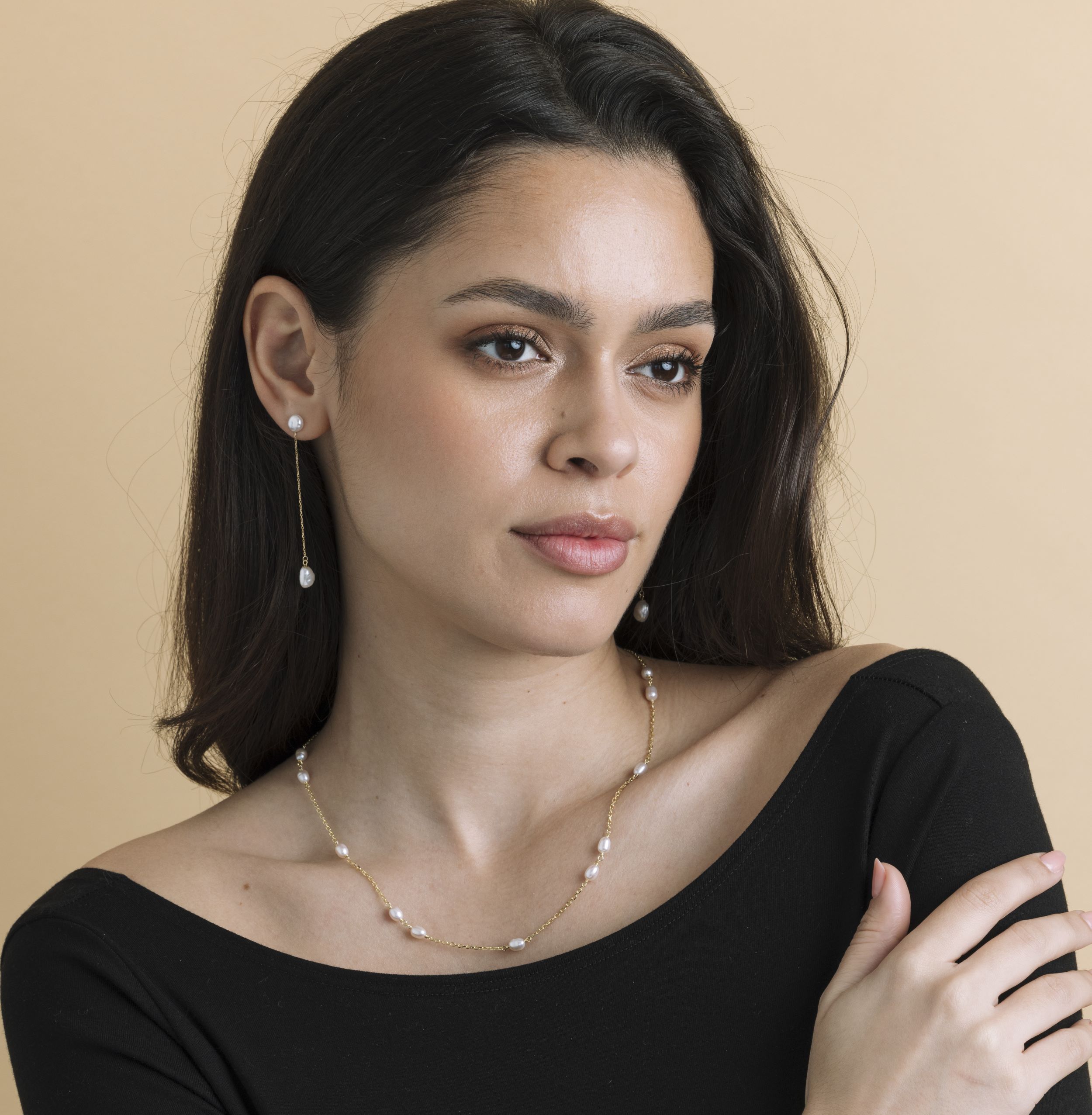 White Freshwater Pearl Tincup Anna Necklace