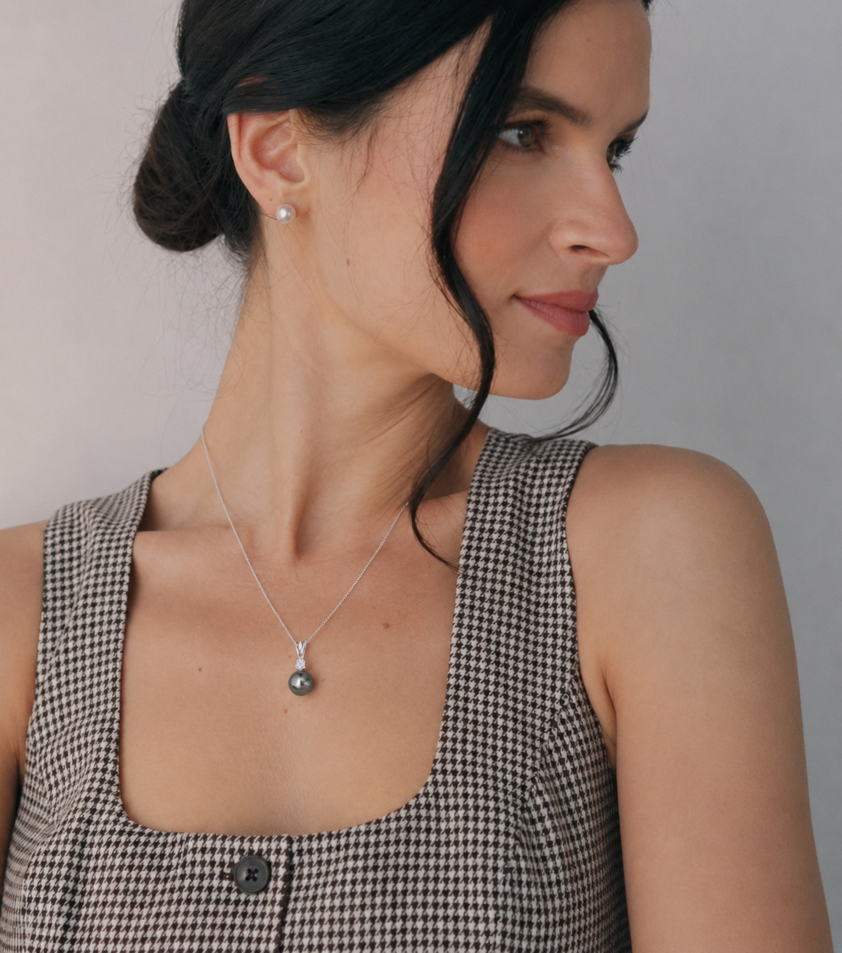 18K Tahitian South Sea Pearl & Diamond Classic Pendant - Model Image